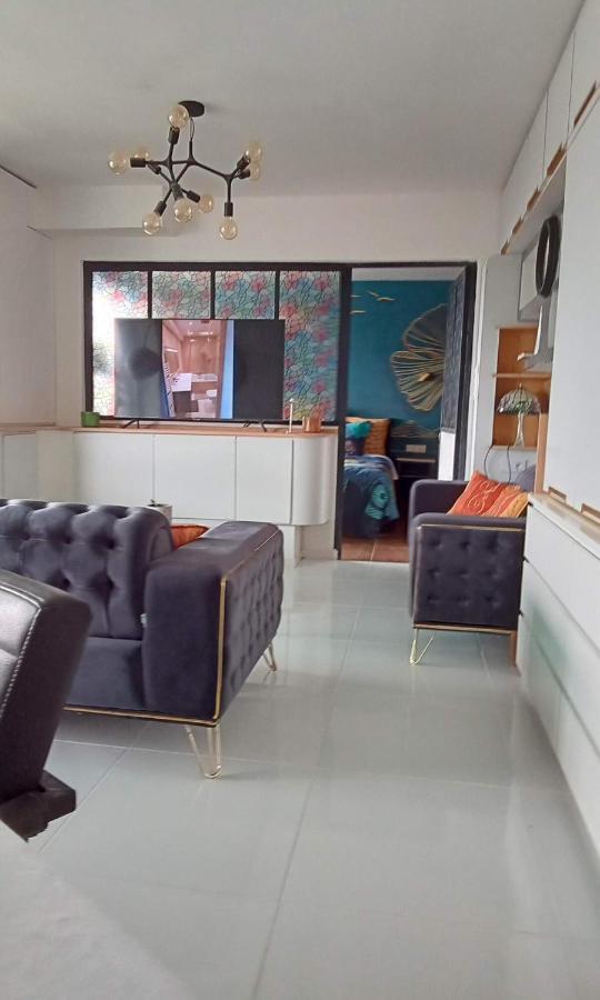 Liege Centre Mediacite Appartement Possible Parking Terrasse Immense 8Eme Pour 2 Personnes Екстериор снимка
