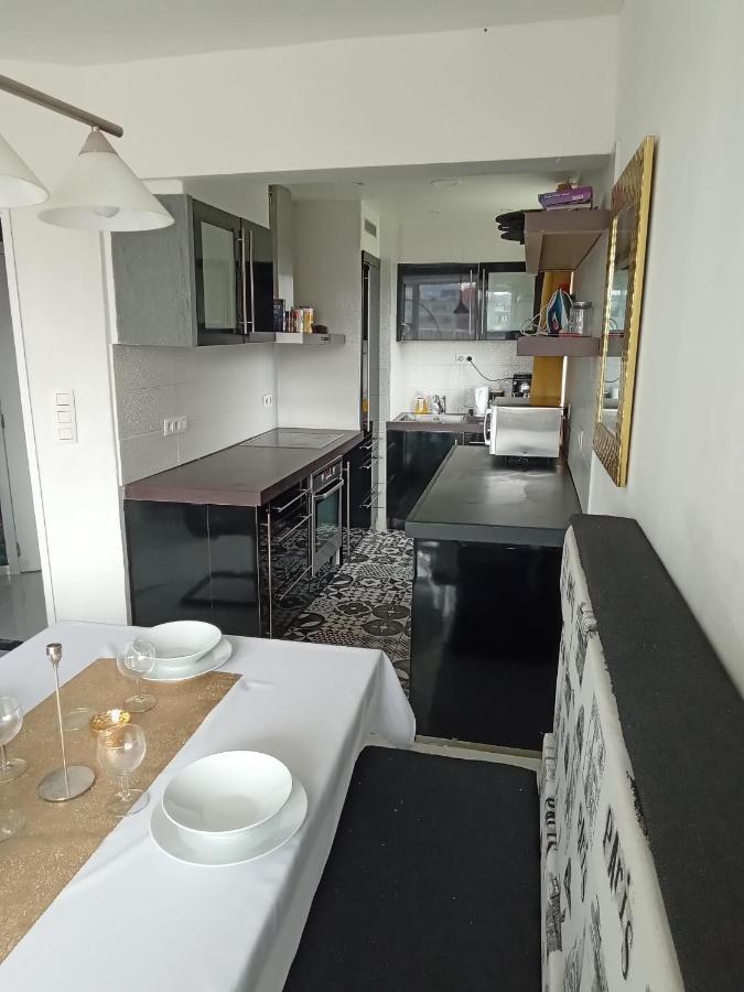 Liege Centre Mediacite Appartement Possible Parking Terrasse Immense 8Eme Pour 2 Personnes Екстериор снимка