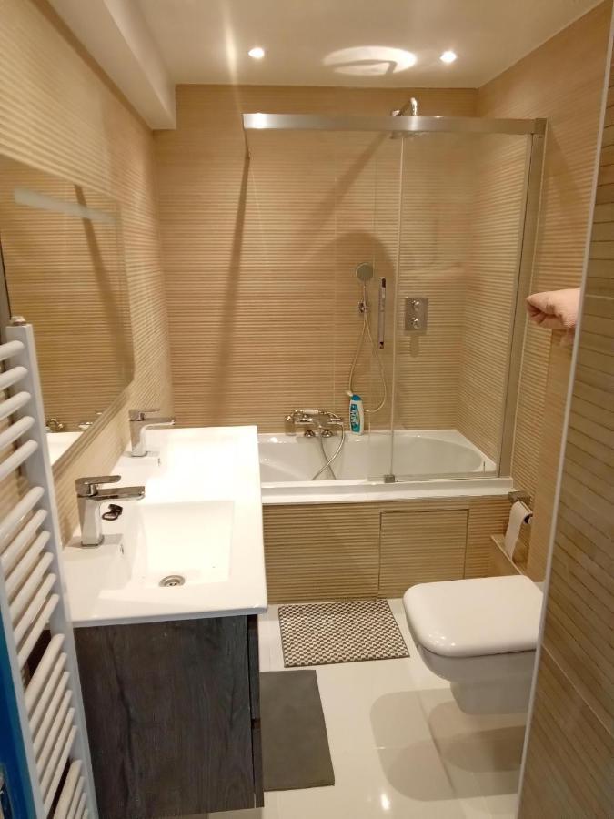 Liege Centre Mediacite Appartement Possible Parking Terrasse Immense 8Eme Pour 2 Personnes Екстериор снимка
